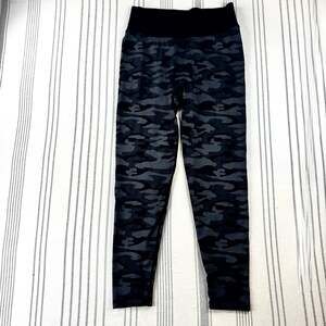 Victoria's Secret PINK Seamless Camo Scrunch Butt Leggings L